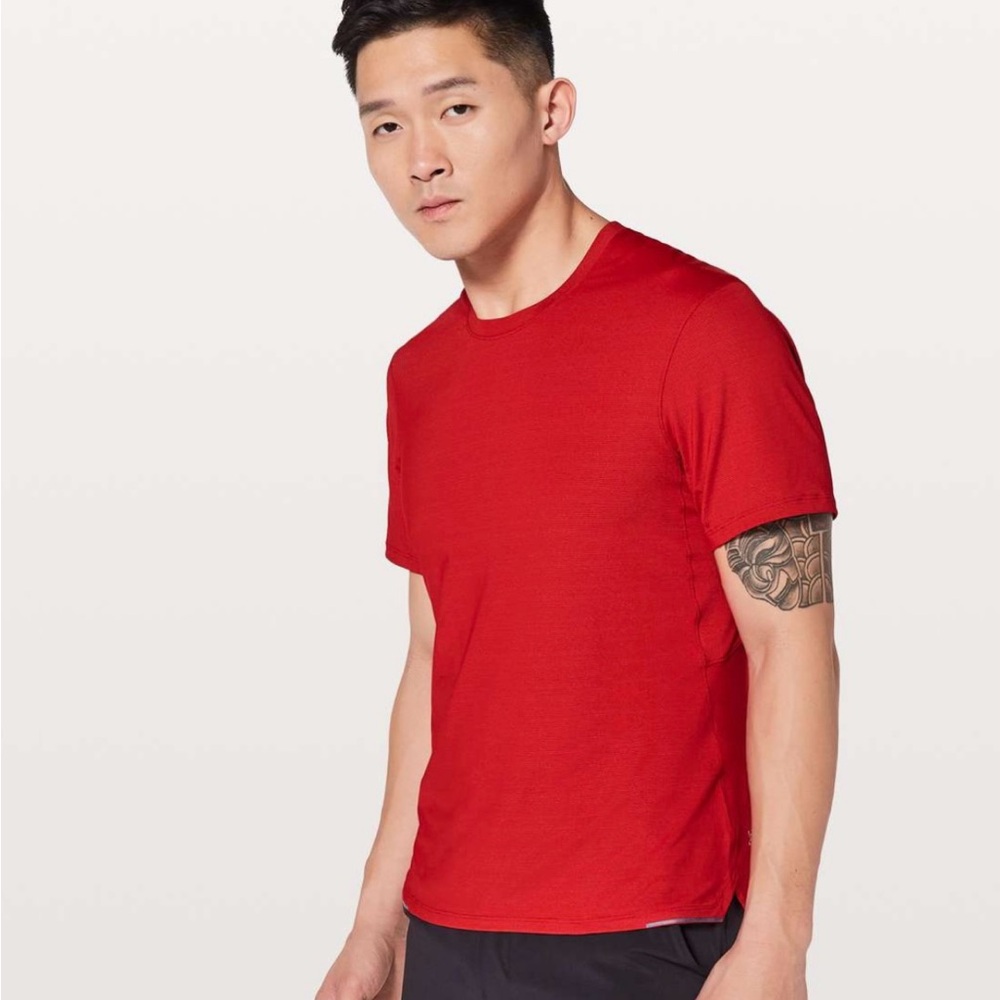 Lululemon Mens Run Out Short Sleeve Shirt Style# M3ARYS